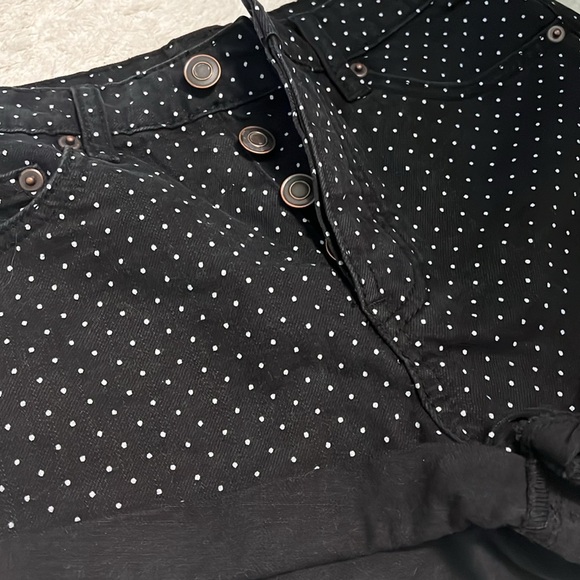 BLACK DENIM SHORTS - Picture 2 of 5